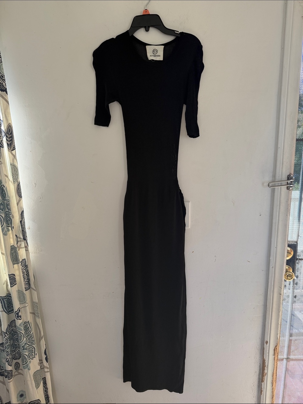 ATTERSEE Porto dress in Viscose Black Ribbed Maxi Dress with Short Sleeves
